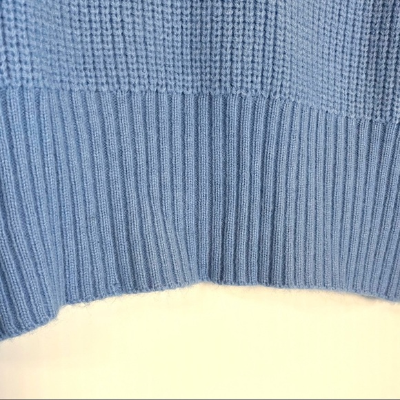 NWT Women's Relaxed Modern Cropped Crewneck Sweater Wide Rib Cuff & Hem Med - Picture 3 of 4